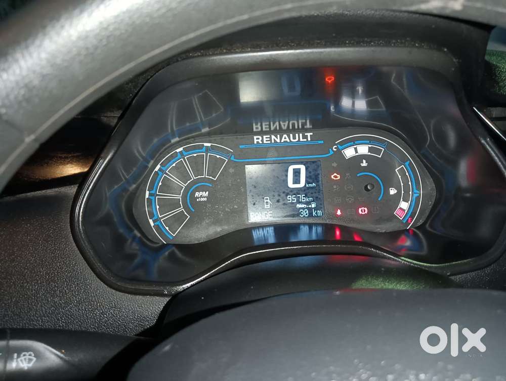 Renault Triber Rxt, 2023, Petrol