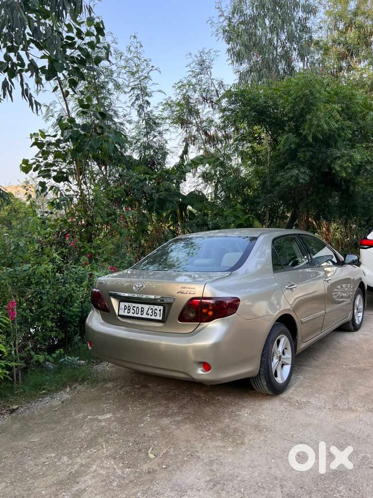Toyota Corolla Altis 2010