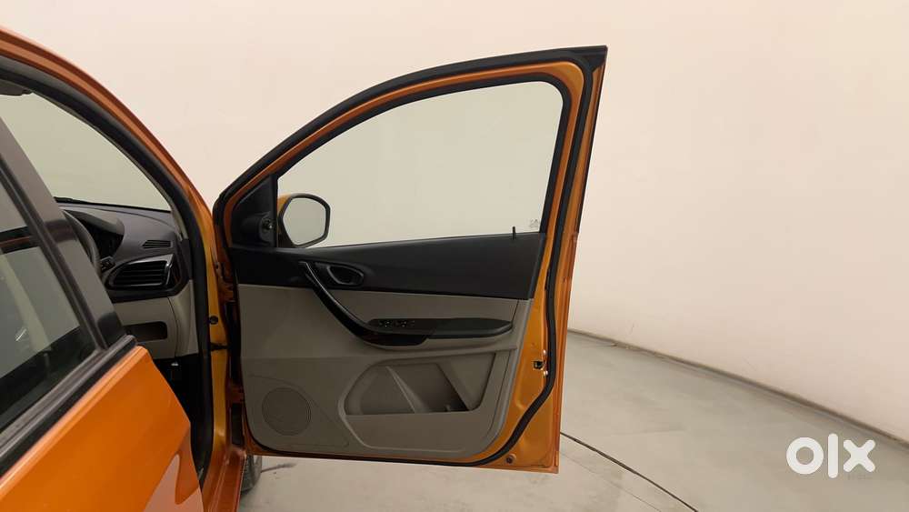 Tata Tiago 1.2 Revotron Xt, 2016, Petrol
