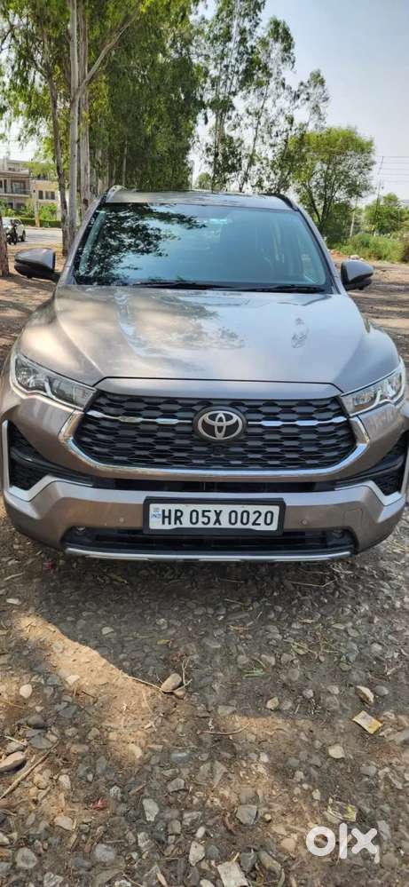 Toyota Innova Hycross 2.0 Vx (o) Hybrid 7 Str, 2024, Petrol