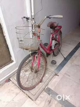 Lady 2025 cycle olx