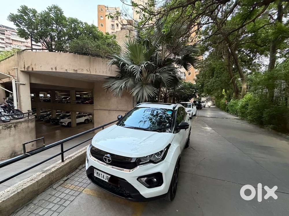 Tata Nexon Amt With Sunroof  Only 26k Km Driven  Excellent Condition