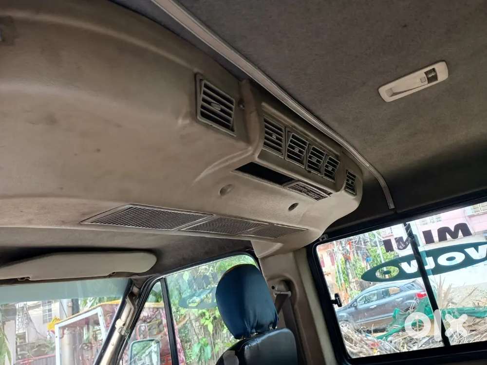 Tata Winger 13 Seater Ac