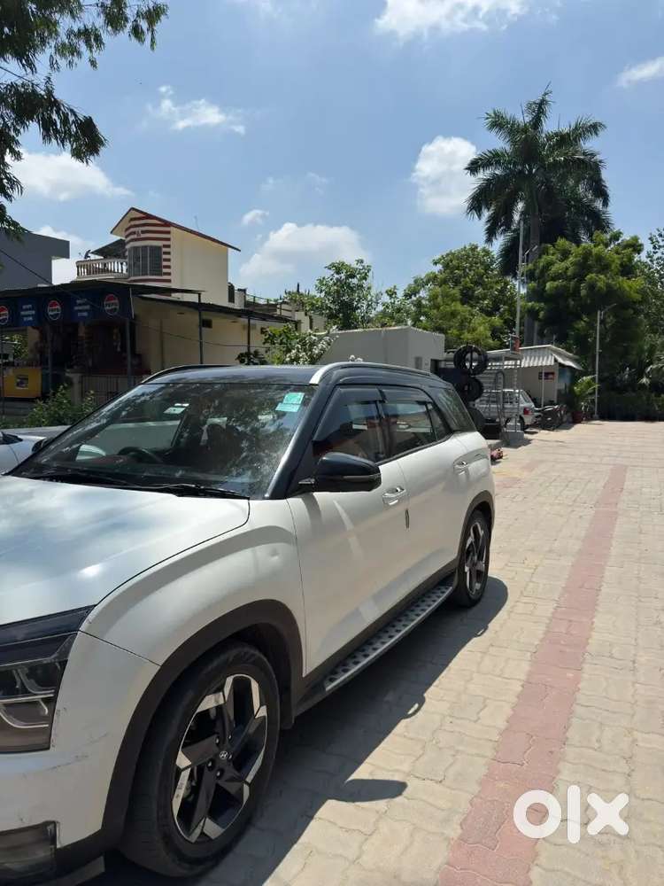 Hyundai Alcazar Signature 1.5 Petrol 2027