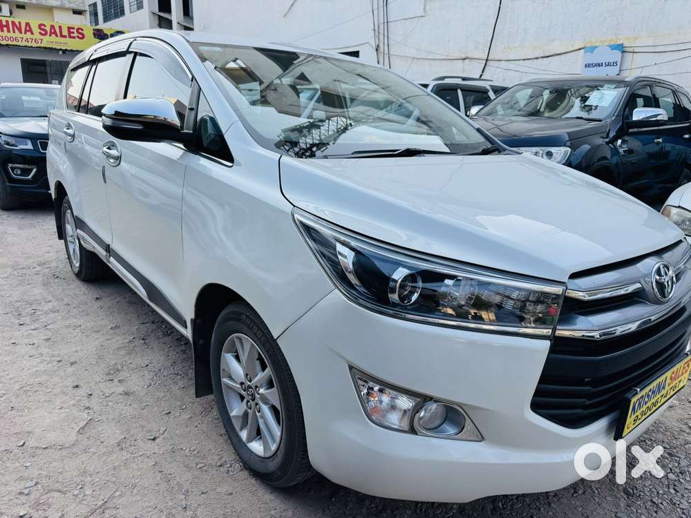 Toyota Innova Crysta 2.4 V 8 Str, 2016, Diesel