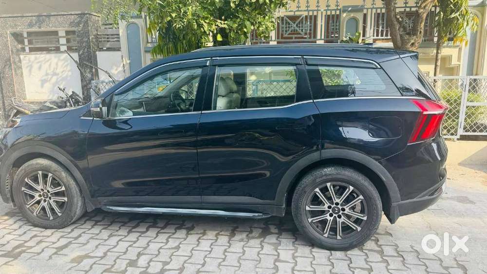 Mahindra Xuv700 2.0 Ax 7 Petrol At Luxury Pack Str, 2023, Petrol