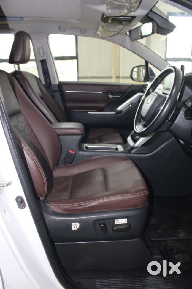Toyota Innova Hycross 2.0 Zx Hybrid 7 Str, 2024, Petrol
