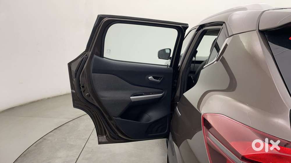 Nissan Magnite 1.0 Xv Premium, 2024, Petrol