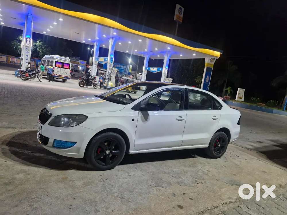Skoda Rapid Elegance 2014 Year