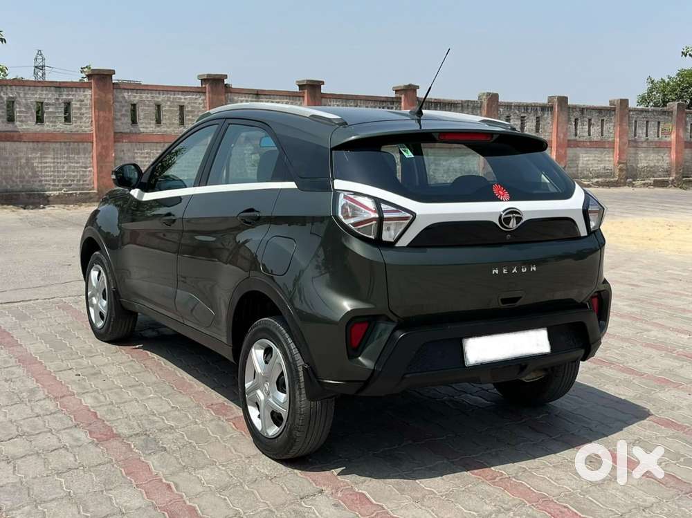 Tata Nexon 1.2 Revotron Xma Amt (s), 2023, Petrol