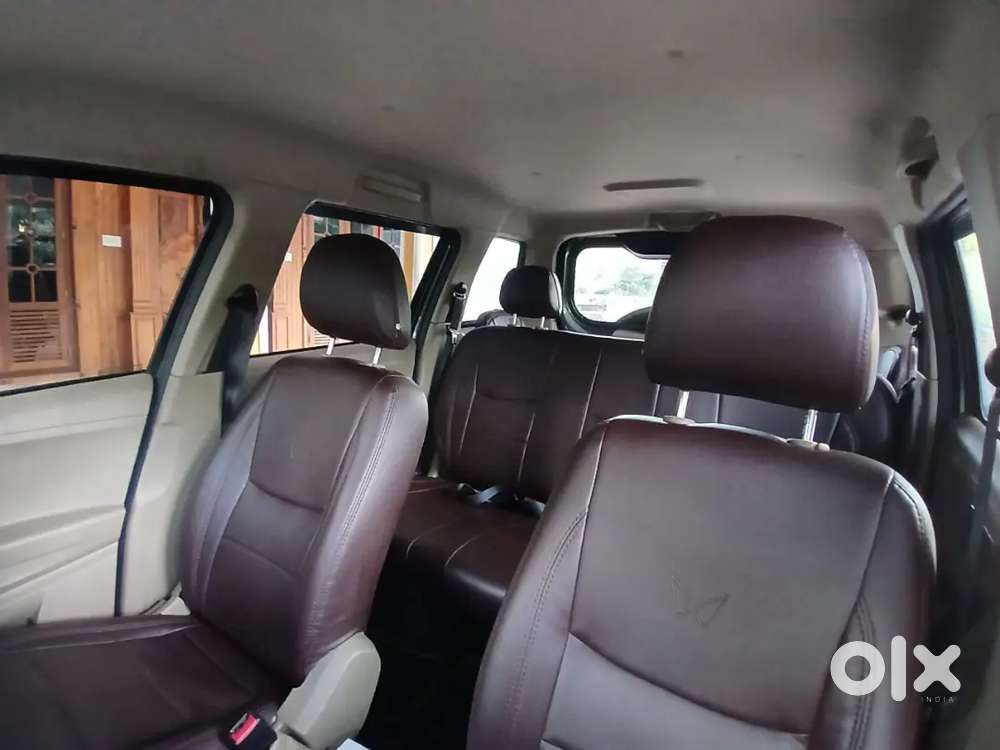 Mahindra Bolero Neon8