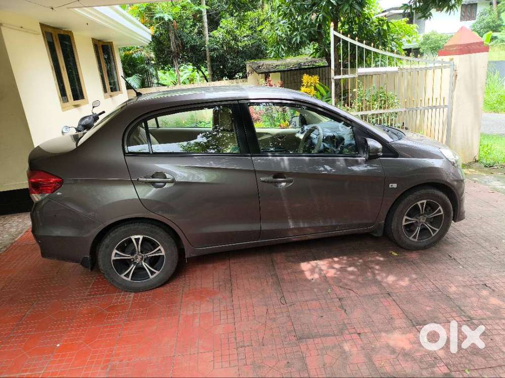 Honda Amaze 2015 Petrol Well Maintained