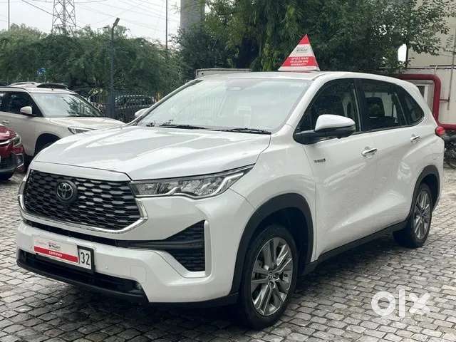 Toyota Innova Hycross 2.0 Zx (o) Hybrid 7 Str, 2024, Petrol