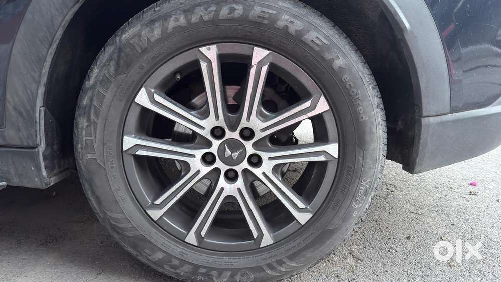 Mahindra Xuv700 2021 Petrol Well Maintained