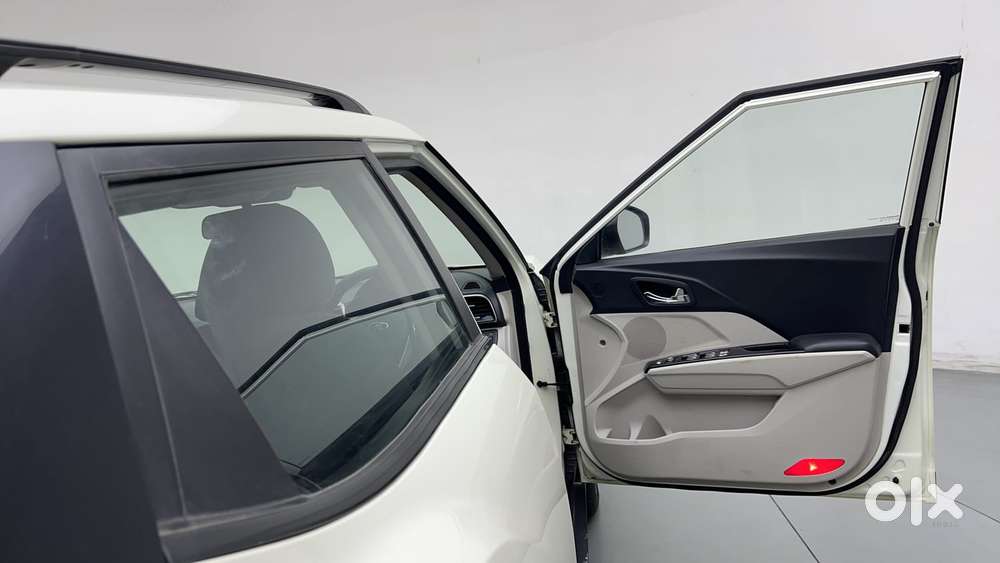 Mahindra Xuv300 W8, 2019, Petrol