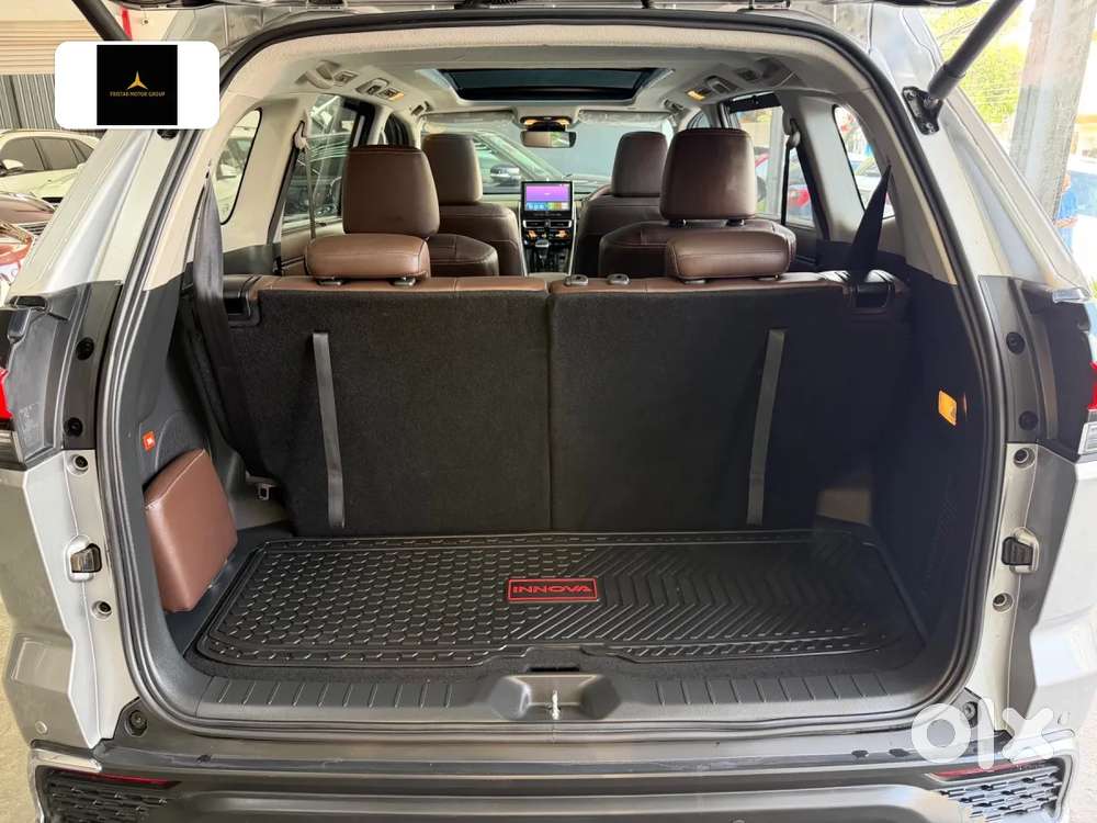 Toyota Innova Hycross, 2025, Petrol