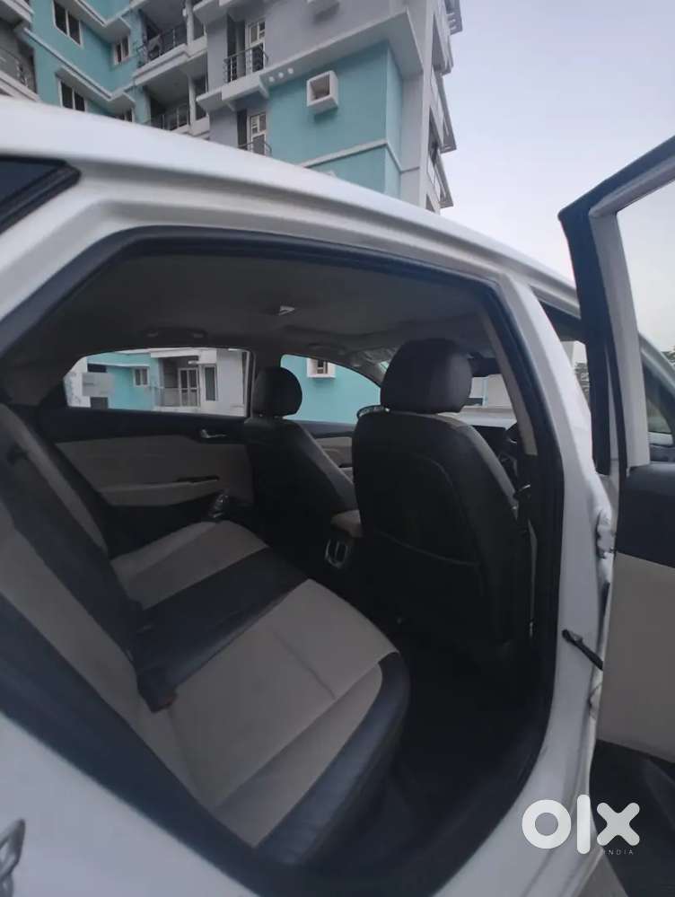 Hyundai Verna 1.5 Crdi Mt Sx(o)