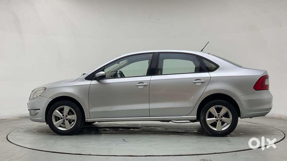 Skoda Rapid 1.6 Mpi At Style, 2016, Petrol