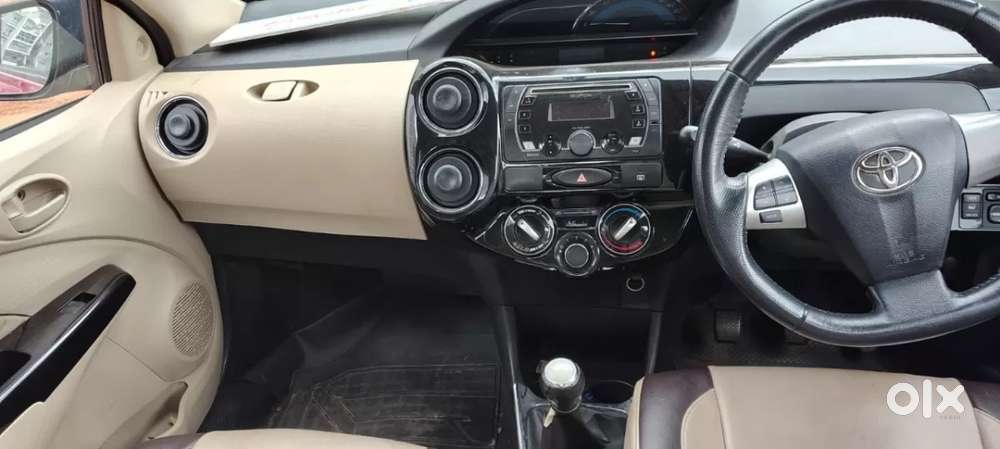 Toyota Etios Liva Vx Dual Tone, 2017, Petrol