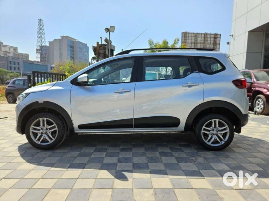 Renault Triber Rxz, 2022, Petrol