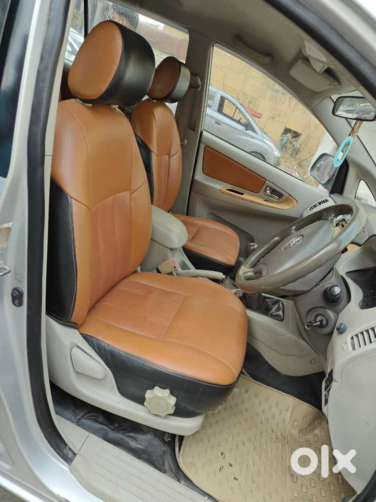 Toyota Innova 2.5 G (diesel) 8 Seater, 2010, Diesel