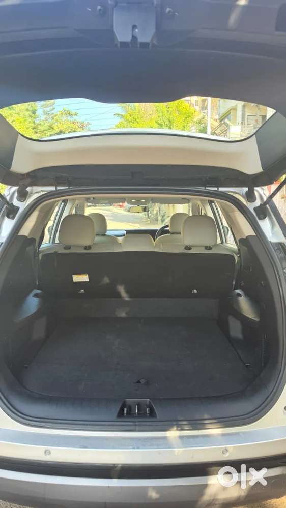 Mahindra Xuv700 2.0 Ax 5 Petrol At Str, 2022, Petrol