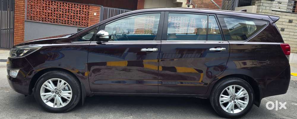 Toyota Innova Crysta 2.8 Zx At 7 Seater, 2016, Diesel