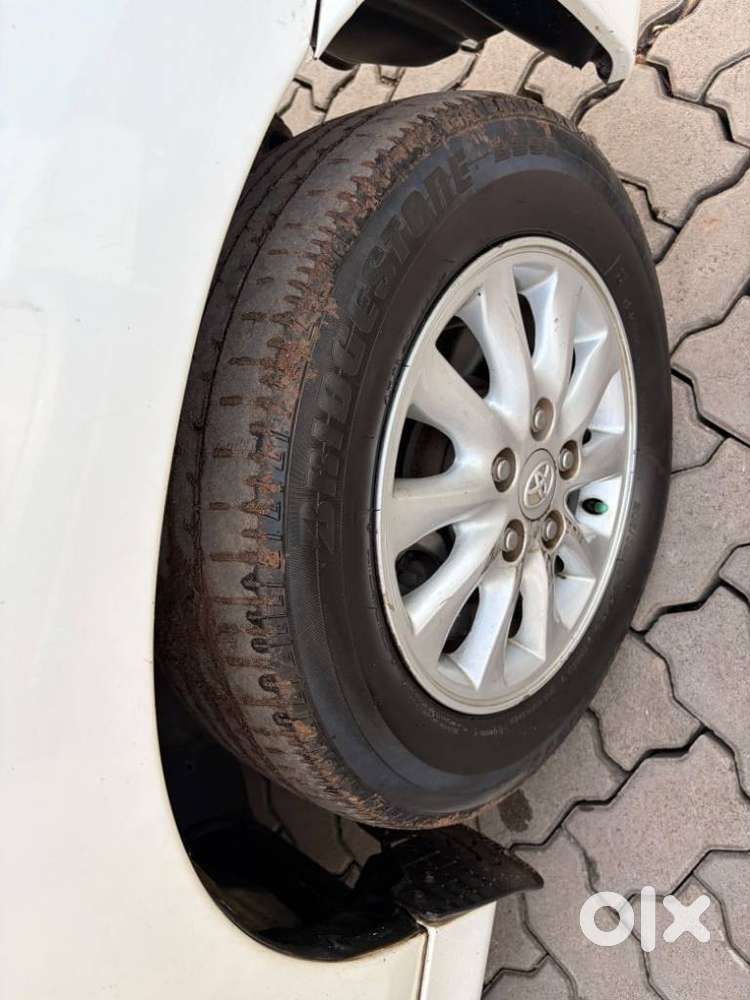 Toyota Innova 2.5 Zx Diesel 7 Seater Bsiii, 2014, Diesel