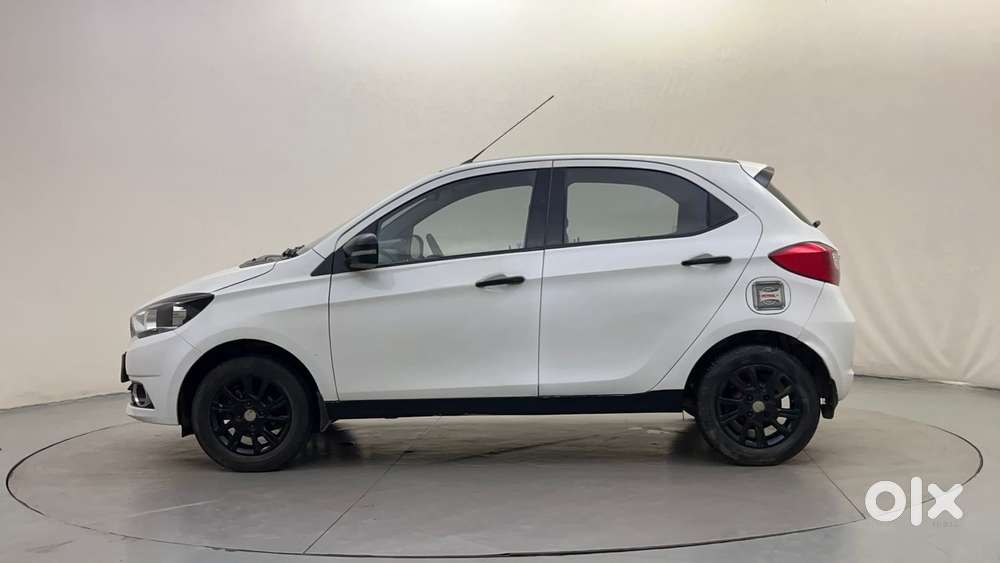 Tata Tiago Xza, 2017, Petrol