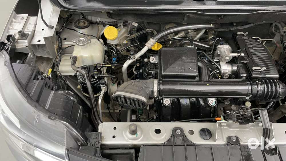 Renault Triber Rxz, 2023, Petrol