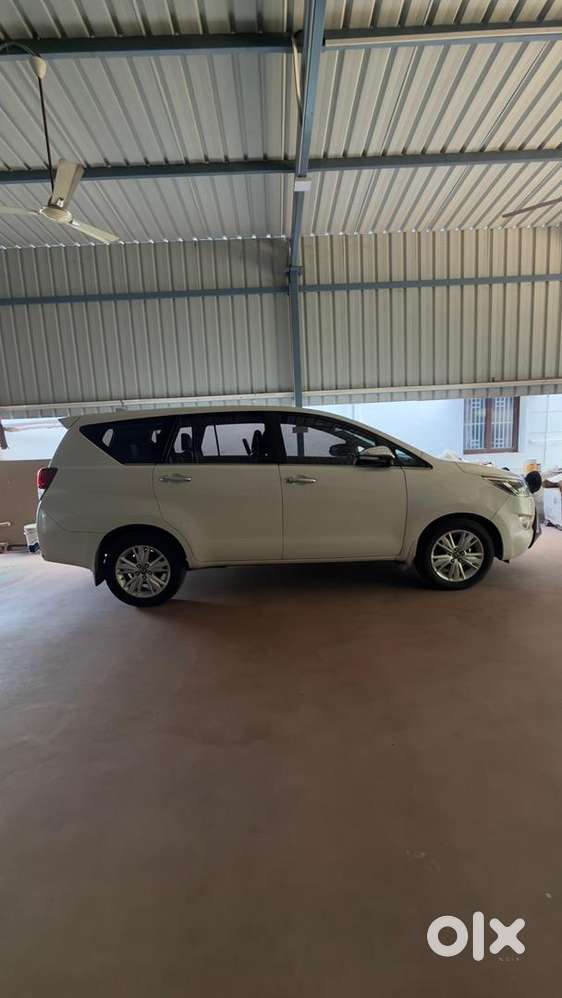 Toyota Innova Crysta 2016 Diesel Well Maintained