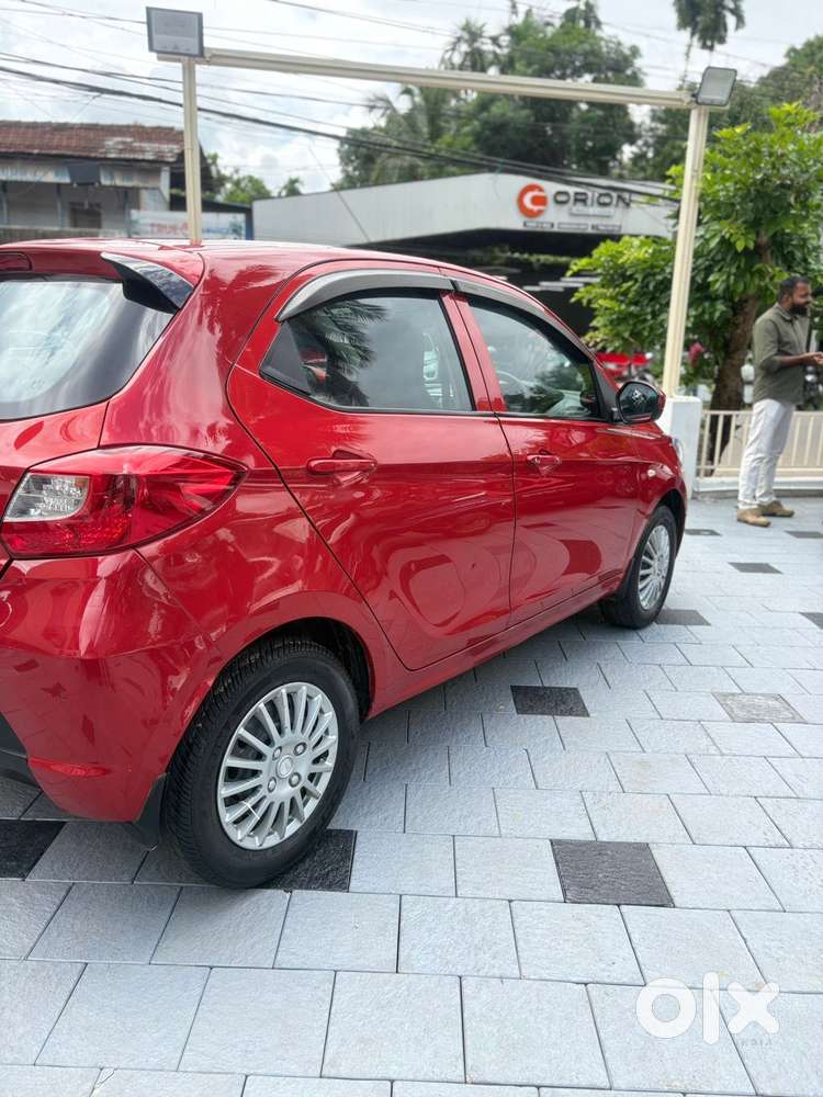Tata Tiago 1.2 Revotron Xt (o), 2017, Petrol
