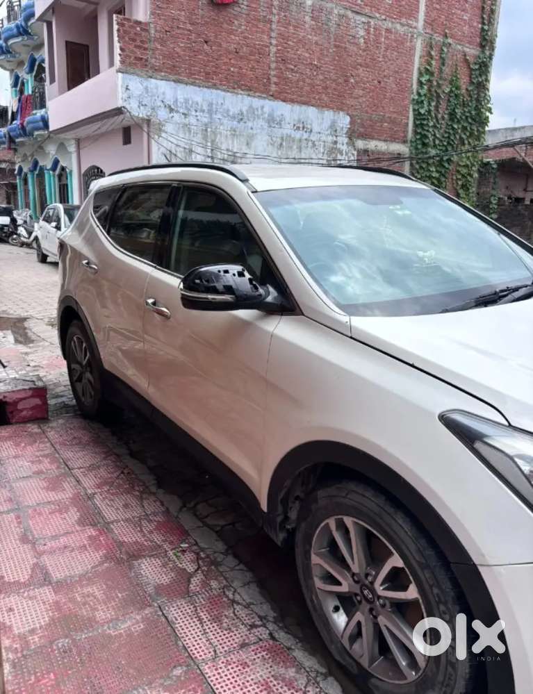 Hyundai Santa Fe 2015 Diesel 97000 Km Driven