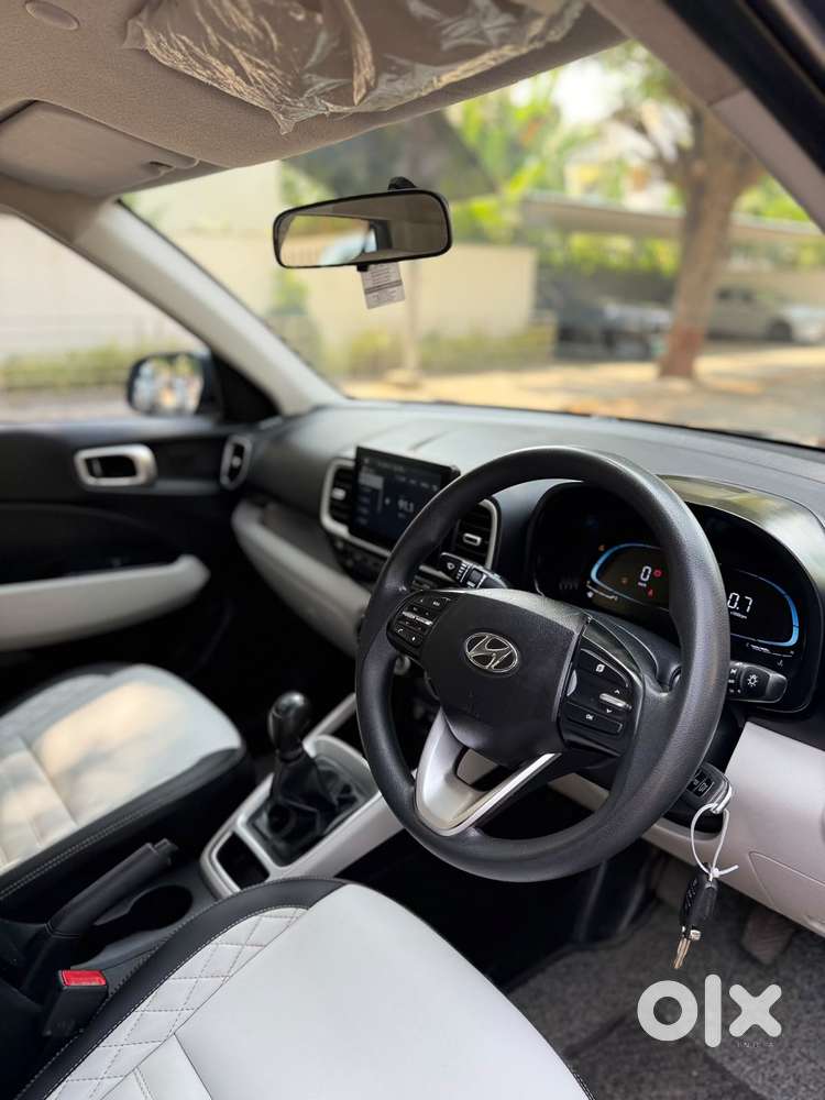 Hyundai Venue 1.2 S (o), 2022, Petrol