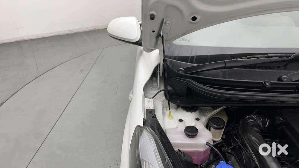 Hyundai Aura [2023-ongoing] 1.2 S Petrol Manual, 2025, Petrol
