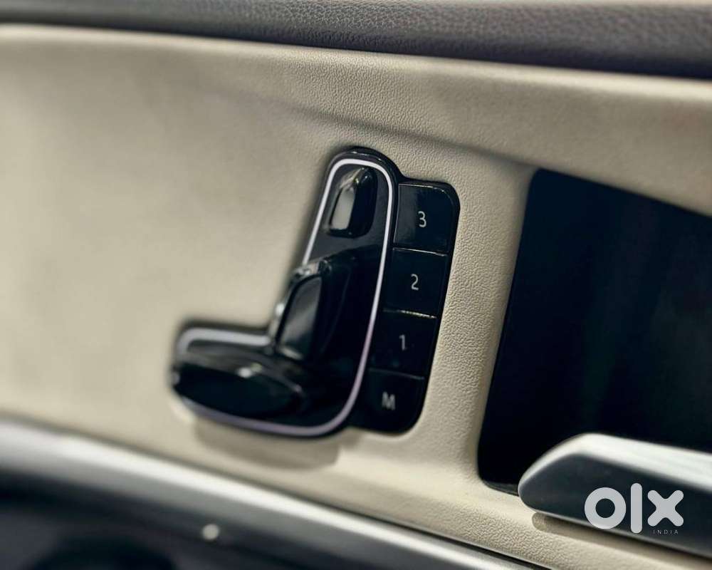 Mahindra Xuv700 2.2 Ax 7 Diesel At Str Awd, 2023, Diesel