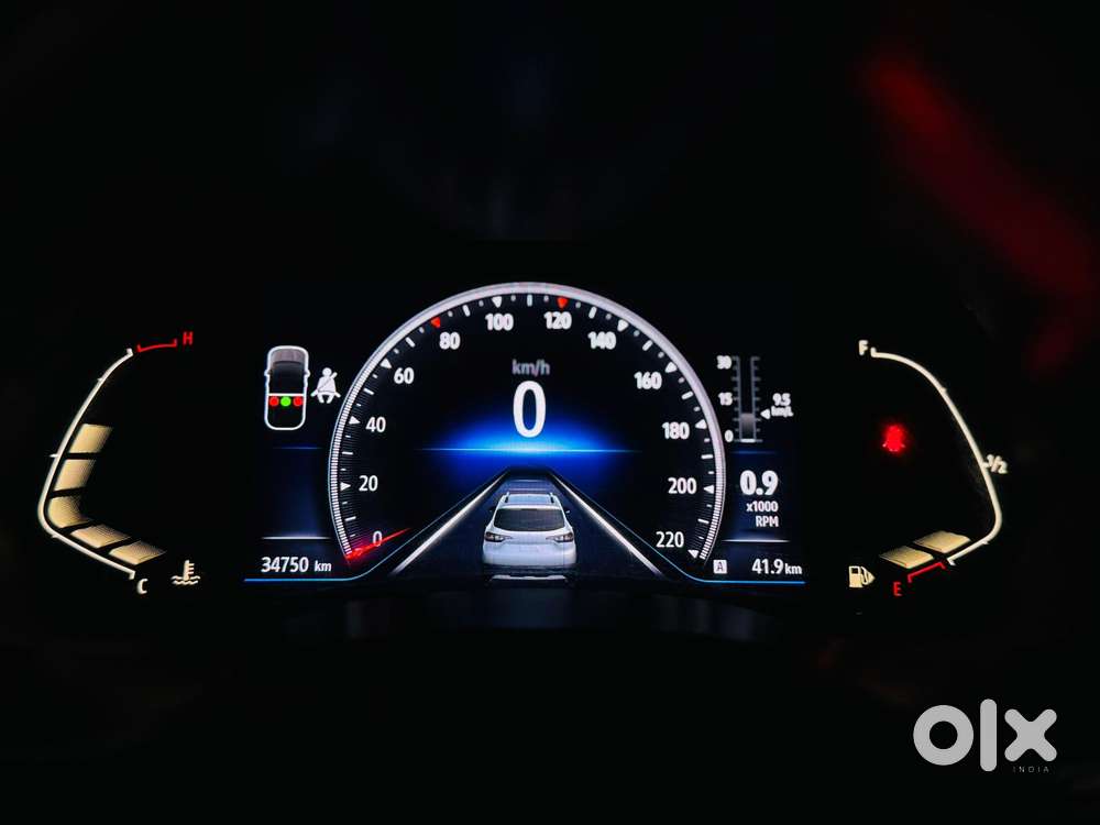 Renault Triber Rxz, 2024, Petrol