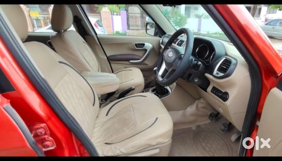 Mahindra Tuv 300 T8, 2017, Diesel