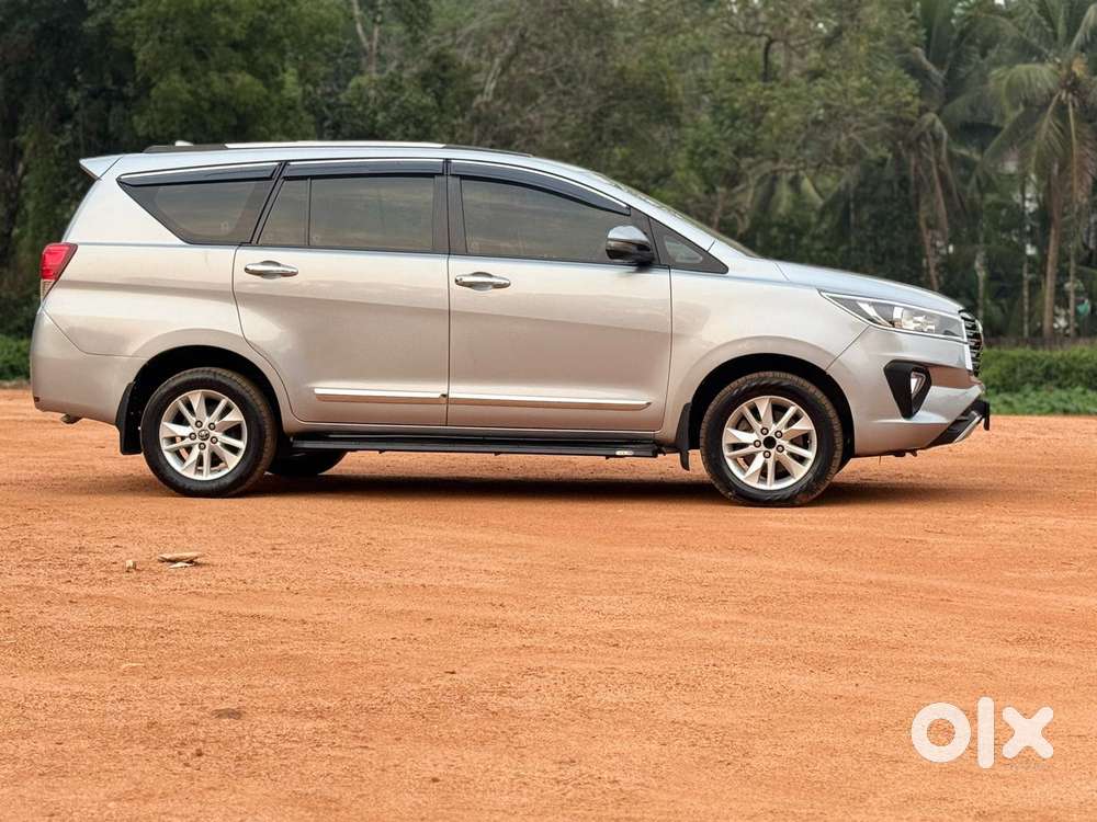 Toyota Innova Crysta [2020-ongoing] 2.4 Gx At 7 Str, 2017, Diesel