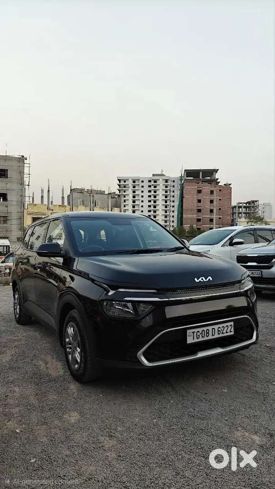 Kia Carens 2024 Petrol Well Maintained