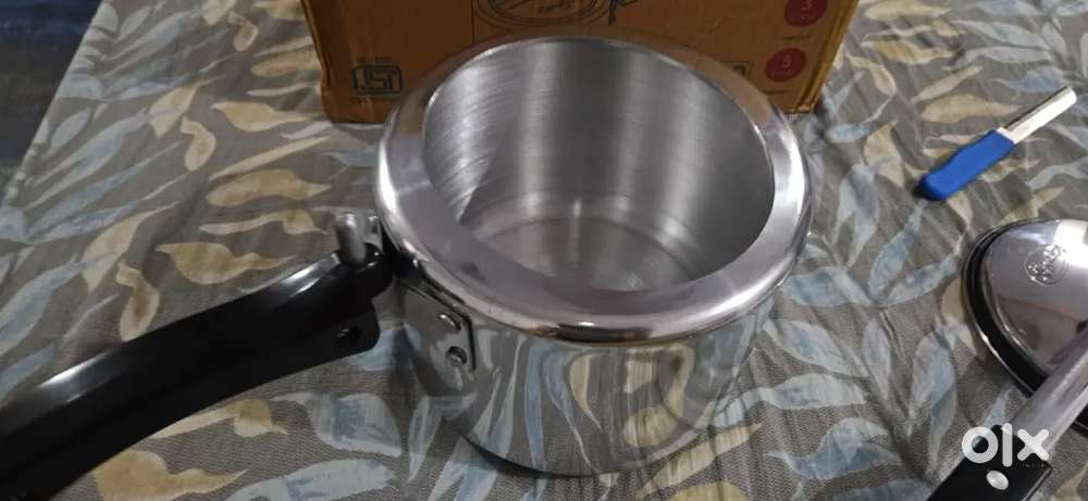 New 3L alumininum Pigeon cooker  not used