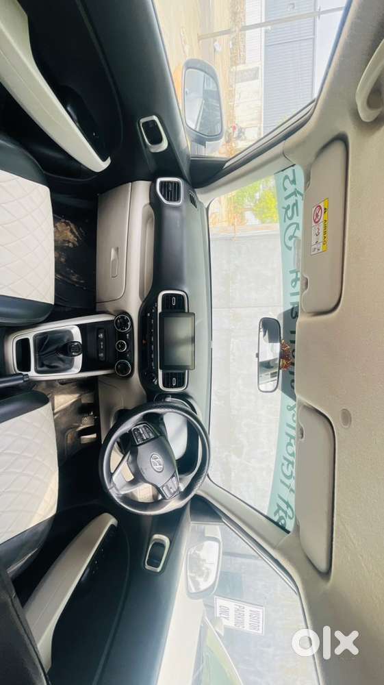 Hyundai Venue 2022 Petrol Well Maintained