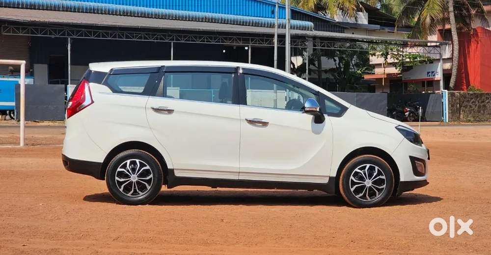 Mahindra Marazzo 2018