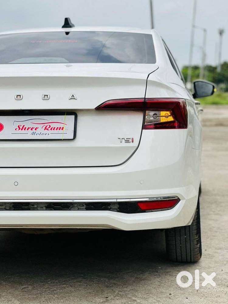 Skoda Slavia 1.5 Tsi Style At, 2023, Petrol