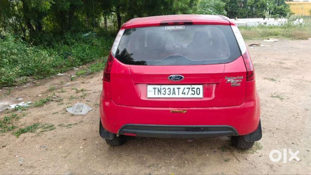 Ford Figo (2011) Red