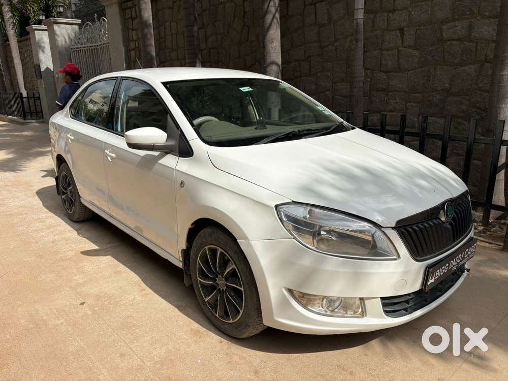 Skoda Rapid 1.5 Tdi Ambition With Alloy Wheel, 2012, Petrol