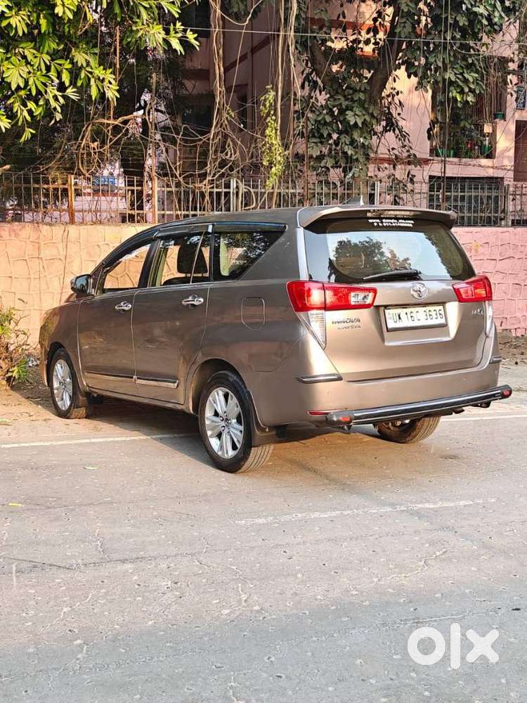 Toyota Innova Crysta