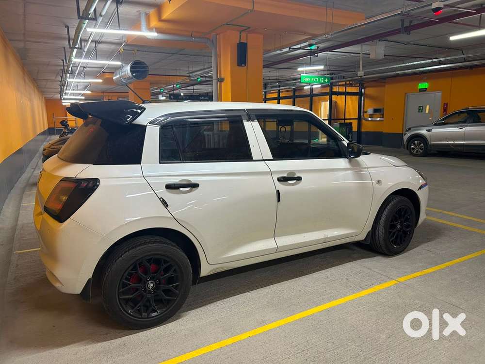 2024 Maruti Swift Petrol Manual
