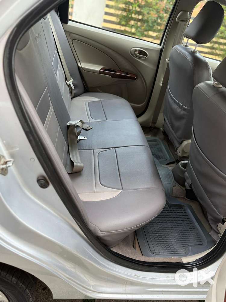 Toyota Etios V, 2013, Petrol