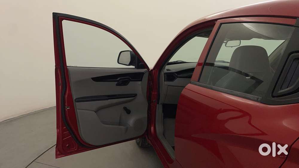 Mahindra Kuv 100 Mahindra-kuv-100-g80-k2-plus, 2016, Petrol